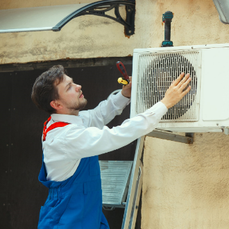 Hogyan kerülhetjük el a légkondícionálók helytelen használatából adódó megbetegedéseket?